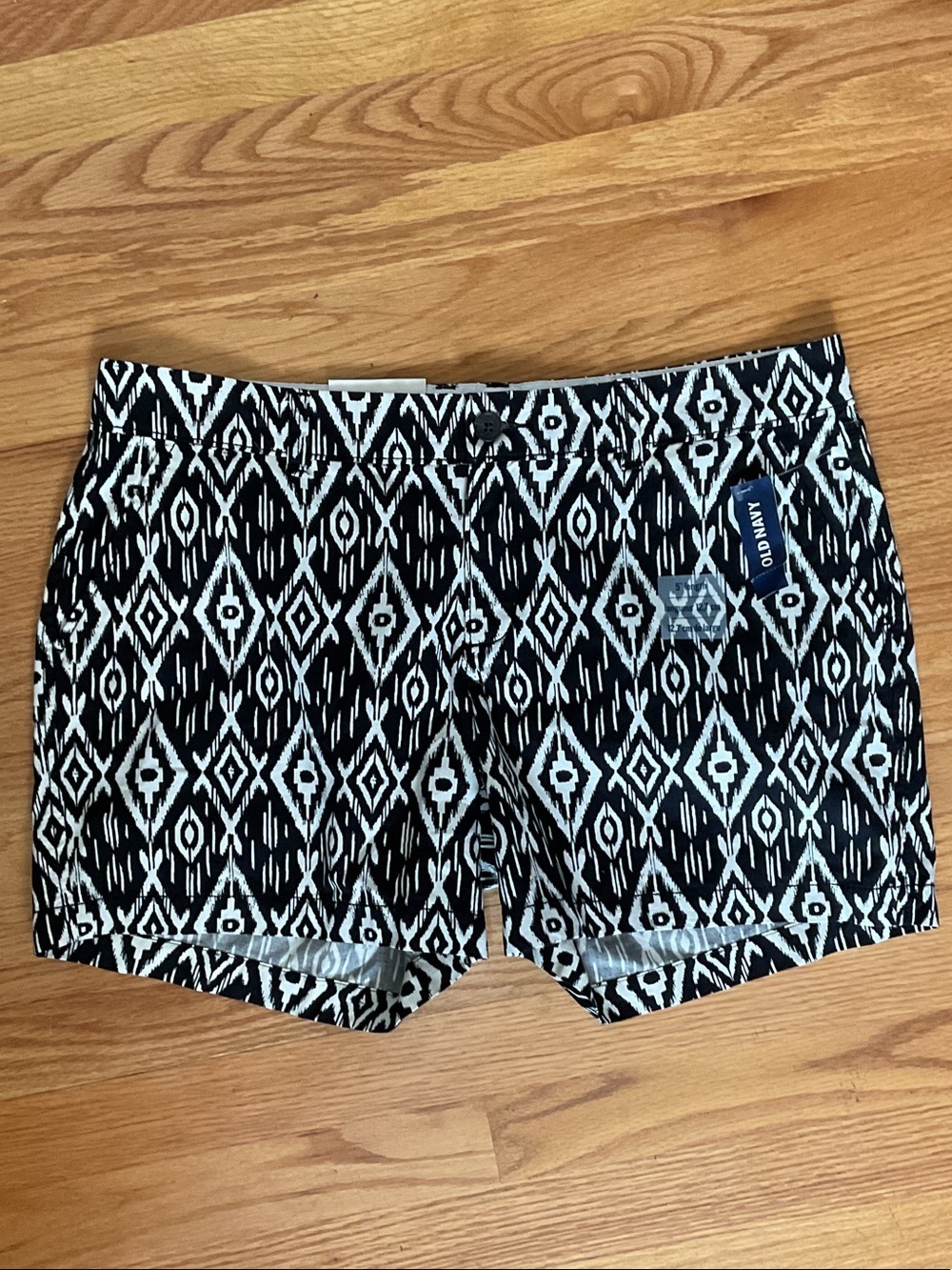 Old Navy Brown & Cream Diamond-Print Shorts